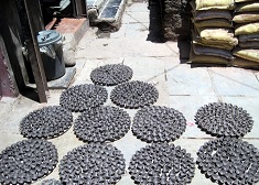 No, Dharavi isnt a dirty place. Notice the rubbish bin!